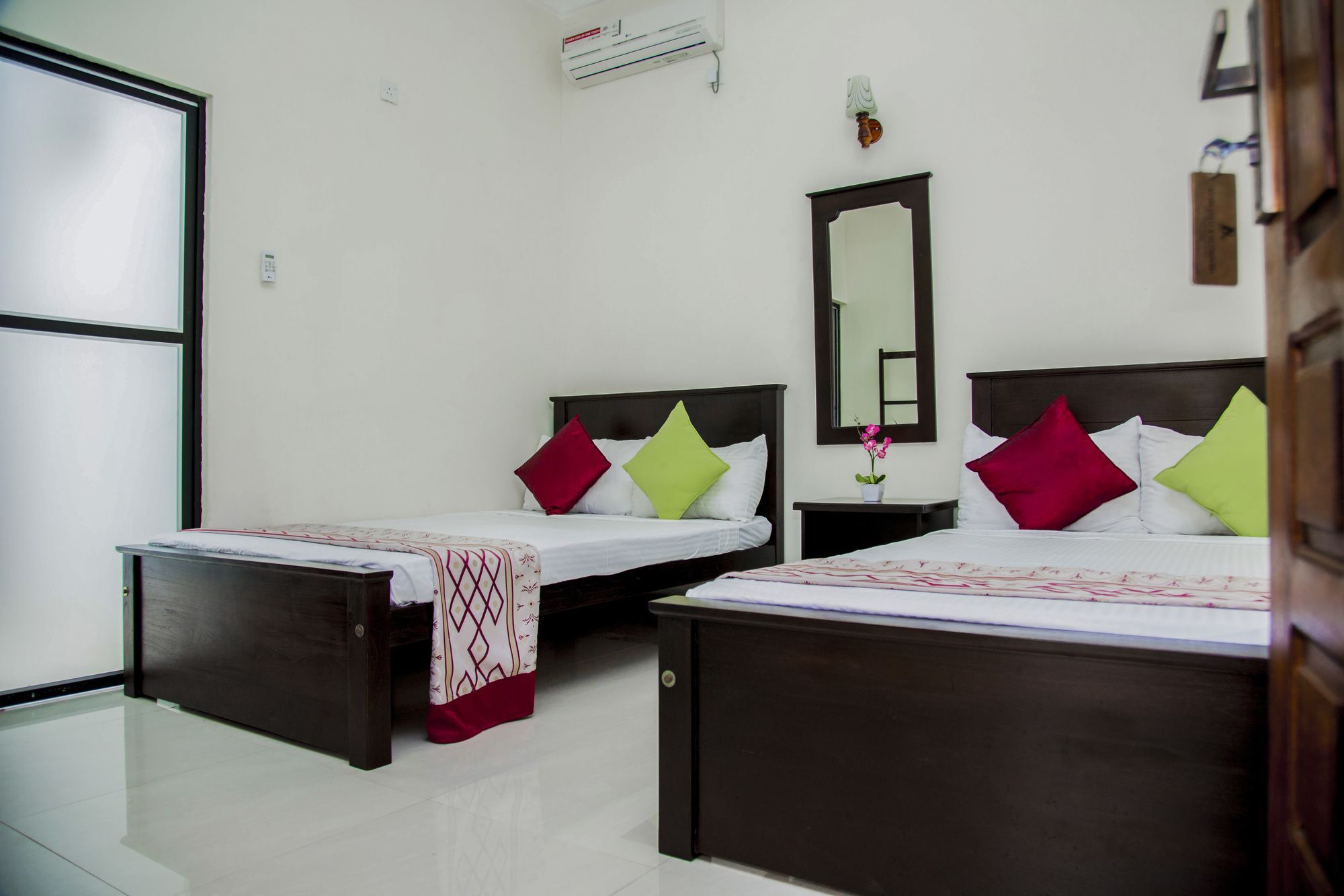 Aa Inn تريكونامالاي المظهر الخارجي الصورة